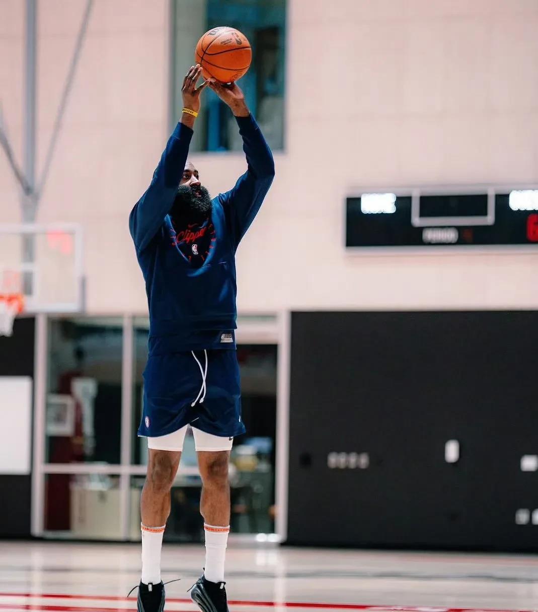 九游体育官网-哈登39分9板11助快船险胜掘金