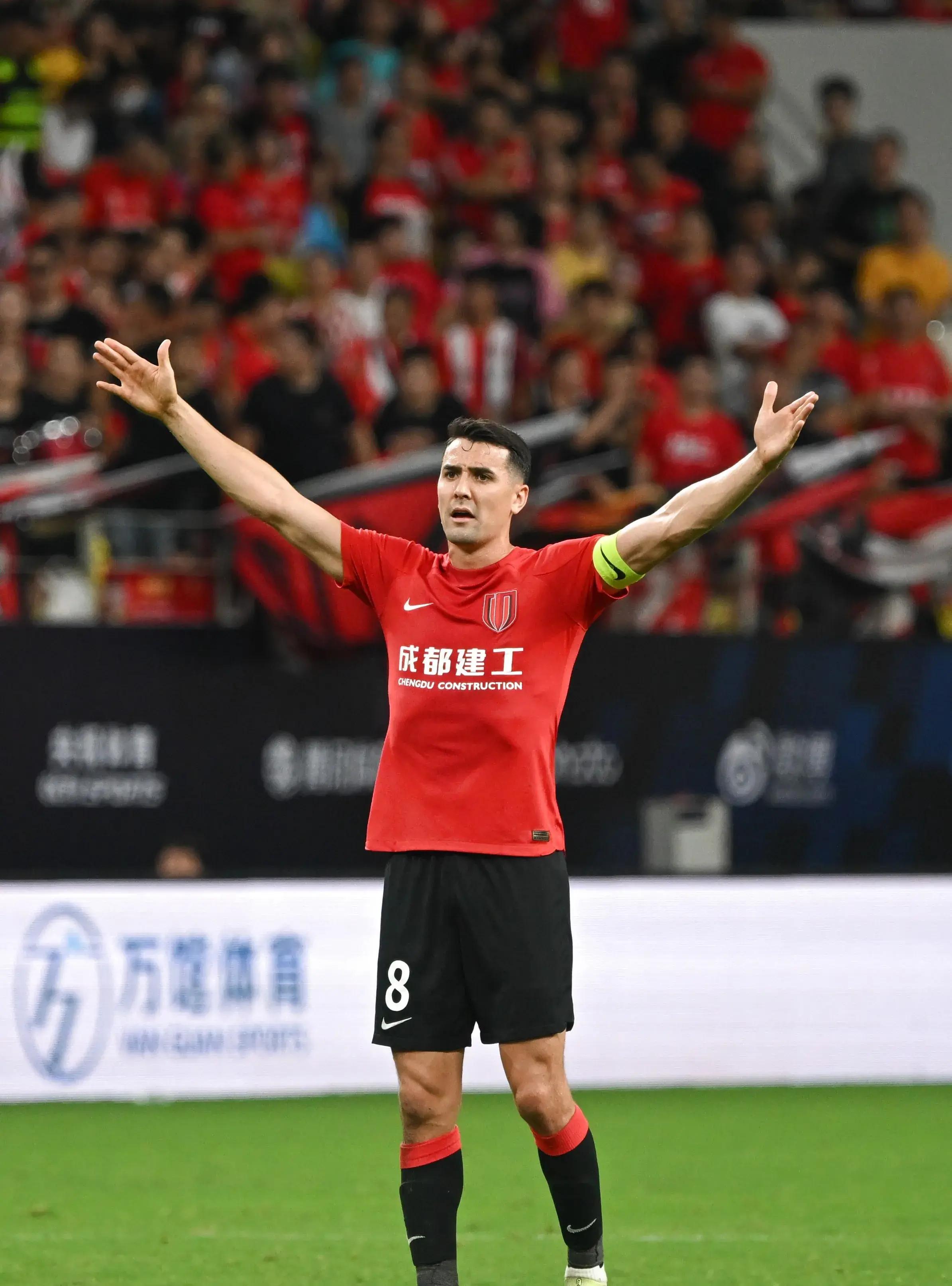 九游体育官网-荷甲赛程吃紧；成都蓉城今晨造点机会；压力陡增；临场指挥获称赞的简单介绍